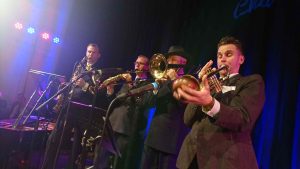 Jazzband livelyd - mikrofoner, lydstyring, højtalere etc.
