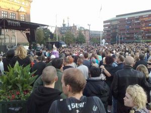 Zonic Music fylder Rådhuspladsen med Scene, Musik, Show til Mindekoncert For MJ arrangeret på 48 timer